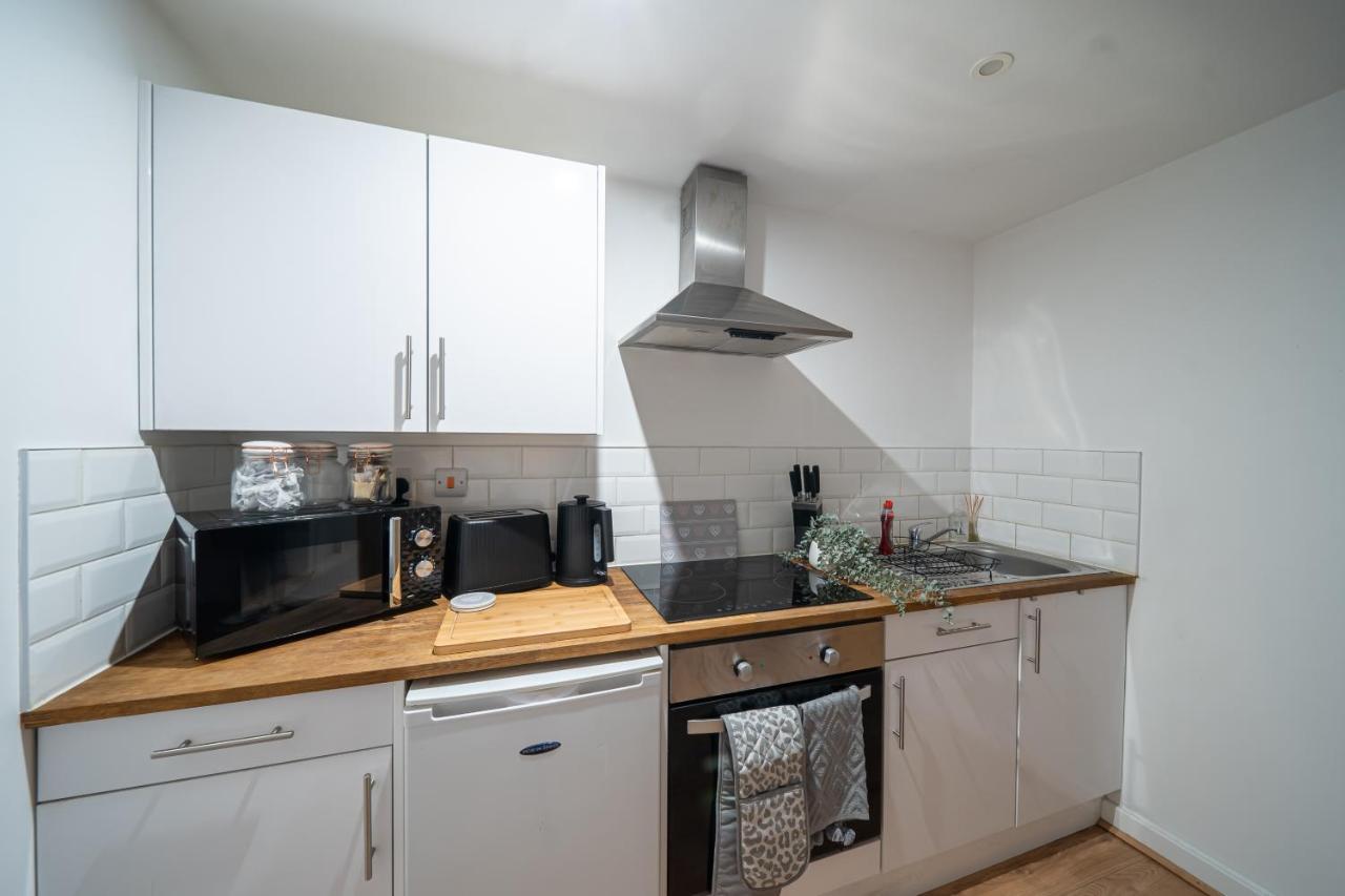 Appartement Cozy 2-bedroom Ground-floor Near Kirkstall Shopping Centre *